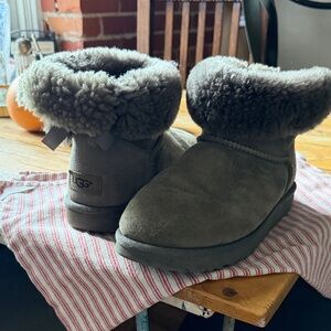 UGG Gray Sheepskin Ankle Boots US 8
